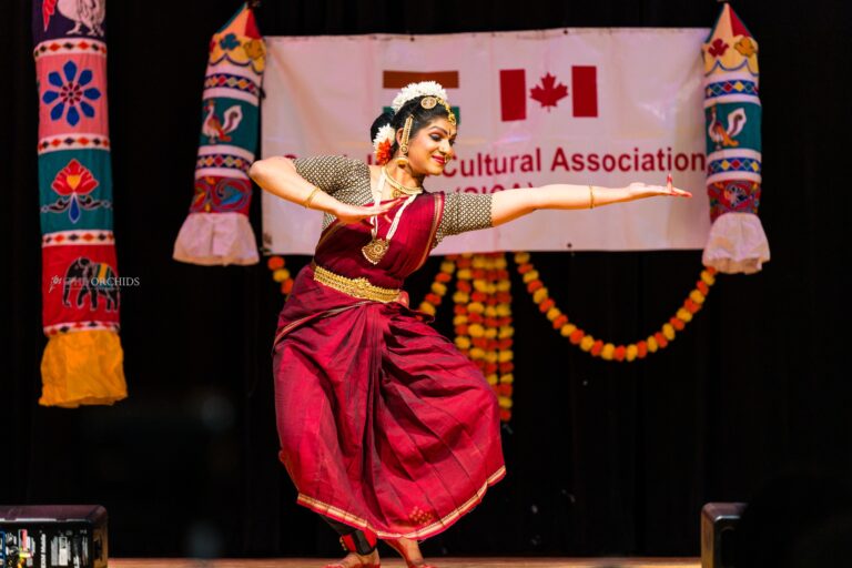 Pushpanjali and Alarippu, performed at Kala Upasana by students of Smt. Stuti Mukherjee, Kalagriha School of Performing Arts.